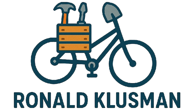 cropped fiets met gereedschap en naam removebg preview